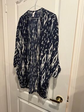 Xhilaration Navy and White Ikat Button-Trim Kimono